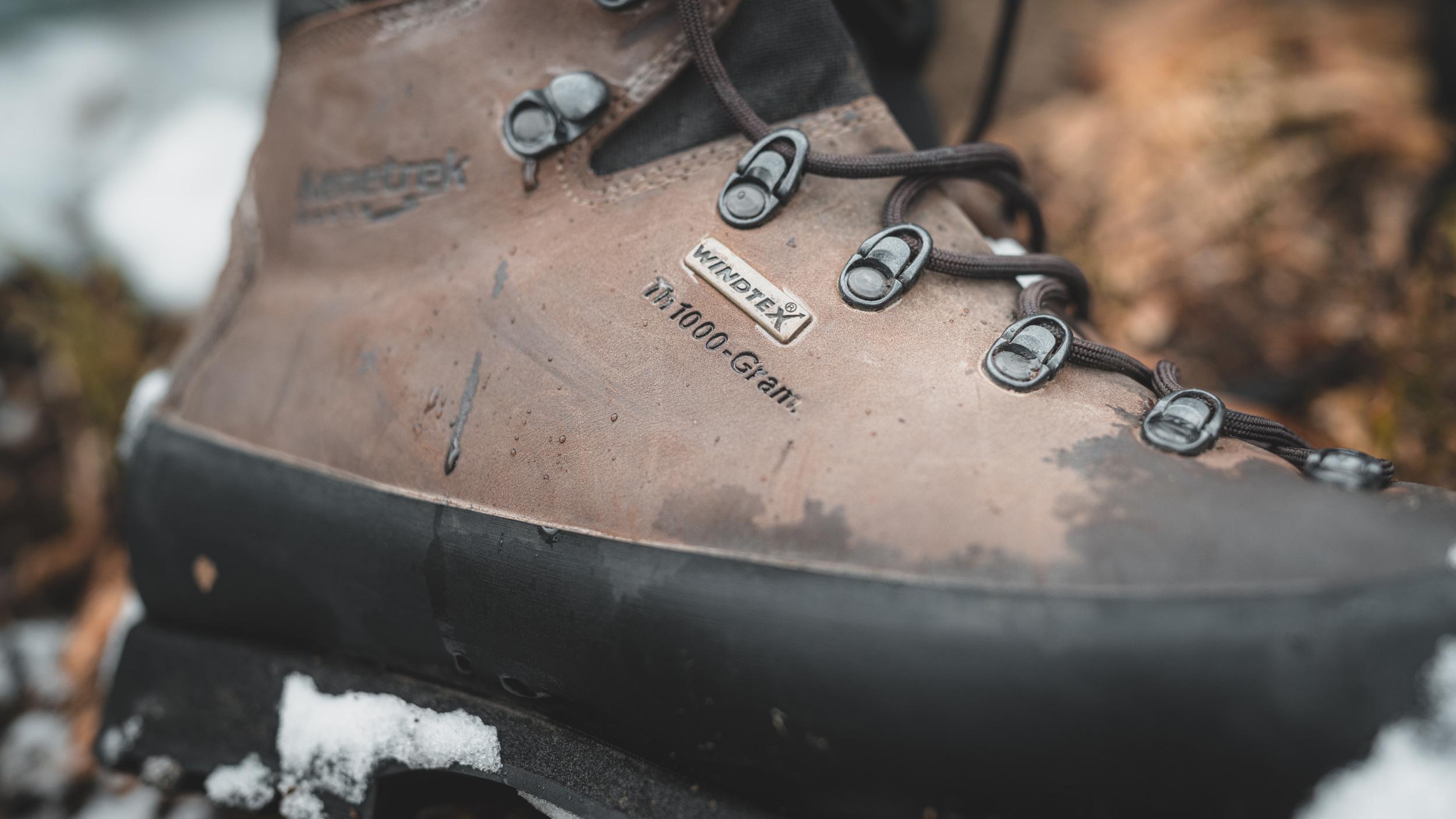 Kenetrek Mountain Extreme 1000-gram insulated leather boots