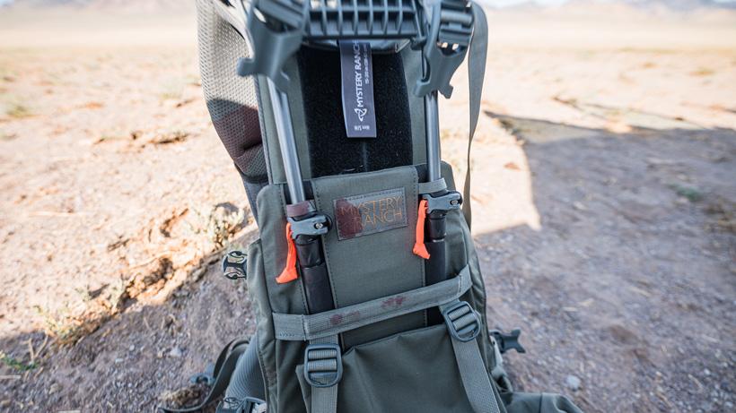 Adjusting frame on mystery ranch pop up 38